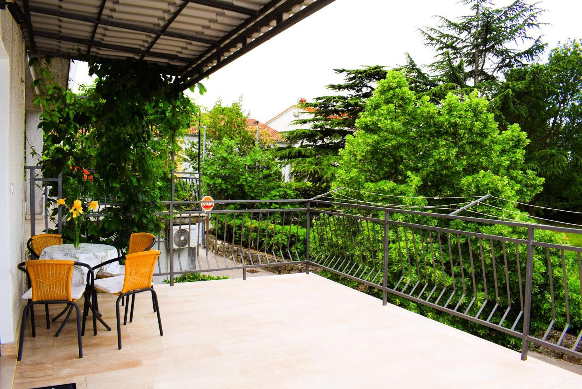 Apartments Maestral Malinska Exterior photo