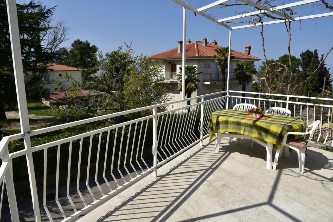 Apartments Maestral Malinska Exterior photo